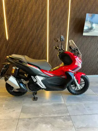 HONDA ADV 