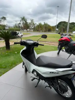 HONDA-BIZ 125 ES-2024