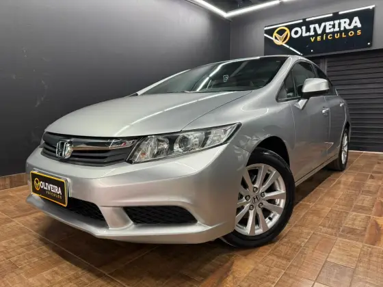 HONDA CIVIC 1.8 LXS 16V FLEX 4P AUTOMÁTICO HONDA CIVIC 1.8 LXS 16V FLEX 4P AUTOMÁTICO