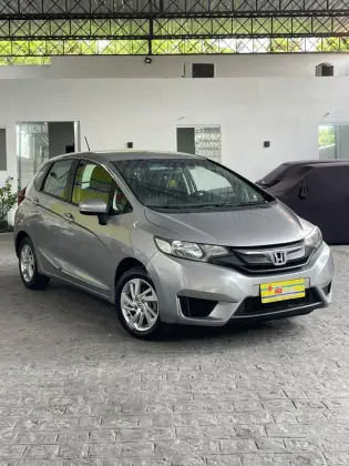 HONDA FIT 1.5 DX 16V FLEX 4P MANUAL HONDA FIT 1.5 DX 16V FLEX 4P MANUAL