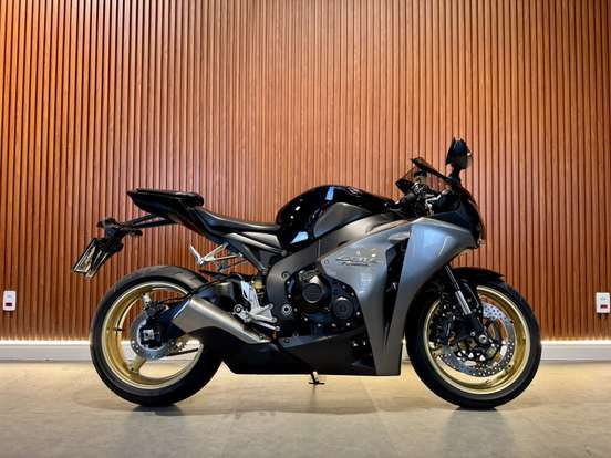 HONDA-CBR 1000RR FIREBLADE HONDA-CBR 1000RR FIREBLADE-2009