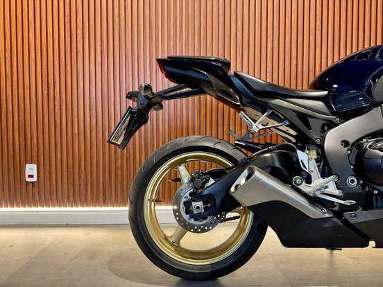 HONDA-CBR 1000RR FIREBLADE HONDA-CBR 1000RR FIREBLADE-2009