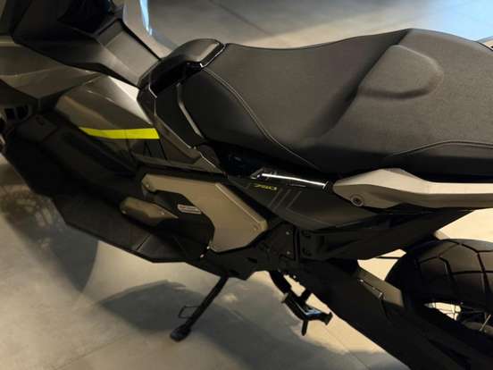 HONDA-X-ADV-2024