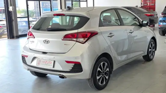 HYUNDAI-HB20-1.6 R SPEC 16V FLEX 4P MANUAL HYUNDAI-HB20-2016
