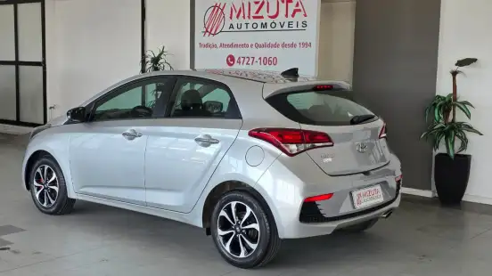 HYUNDAI-HB20-1.6 R SPEC 16V FLEX 4P MANUAL HYUNDAI-HB20-2016