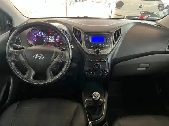 HYUNDAI-HB20S-2015