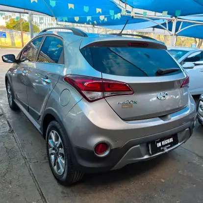HYUNDAI-HB20X-1.6 16V PREMIUM FLEX 4P AUTOMÁTICO HYUNDAI-HB20X-2017