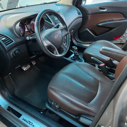 HYUNDAI-HB20X-1.6 16V PREMIUM FLEX 4P AUTOMÁTICO HYUNDAI-HB20X-2017