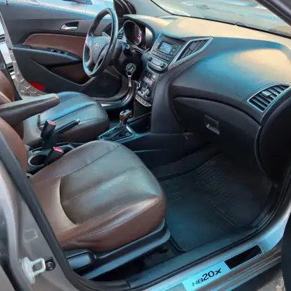 HYUNDAI-HB20X-1.6 16V PREMIUM FLEX 4P AUTOMÁTICO HYUNDAI-HB20X-2017
