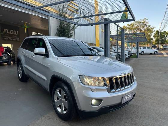 JEEP GRAND CHEROKEE 3.6 LAREDO 4X4 V6 24V GASOLINA 4P AUTOMÁTICO