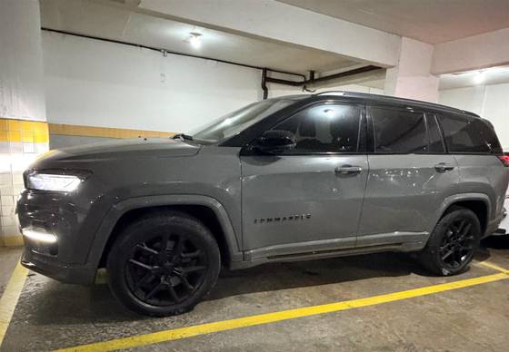 JEEP COMMANDER 2.0 HURRICANE 4 TURBO GASOLINA BLACKHAWK AT9