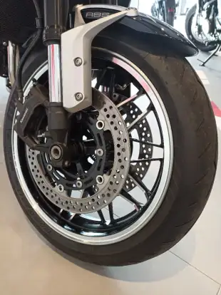 KAWASAKI-Z900RS-2023