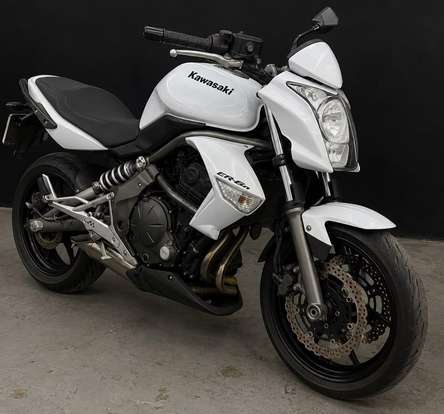KAWASAKI-ER-6N-2010