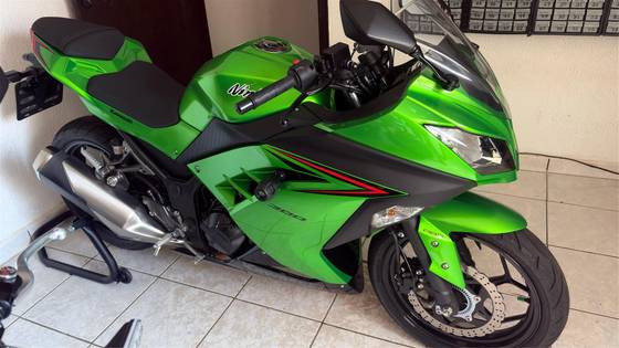 KAWASAKI NINJA 300 