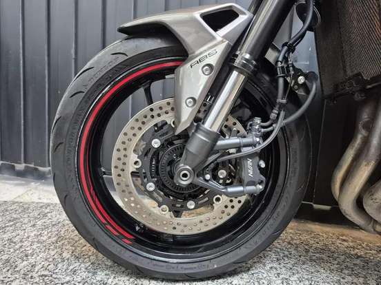 KAWASAKI-Z900 SE-2025