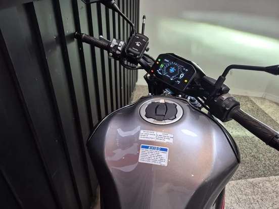 KAWASAKI-Z900 SE-2025