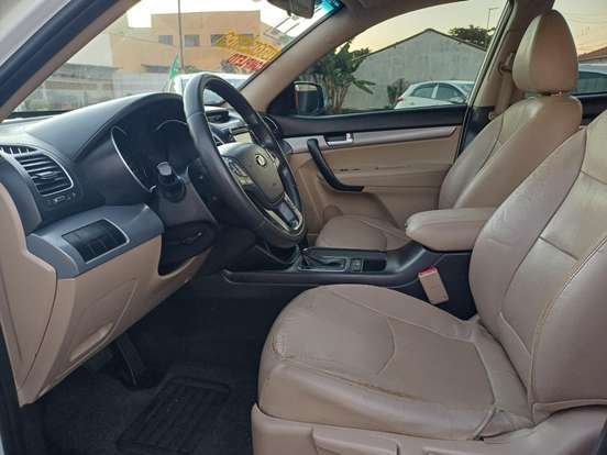 KIA-SORENTO-2.4 S.263 4X2 16V GASOLINA 4P AUTOMÁTICO KIA-SORENTO-2014