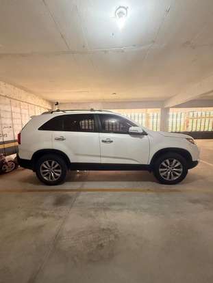 KIA-SORENTO-2011