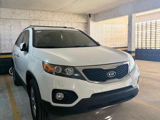 KIA-SORENTO-3.5 V6 GASOLINA EX 7L AUTOMATICO KIA-SORENTO-2011