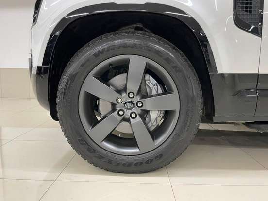 LAND ROVER-DEFENDER-2025