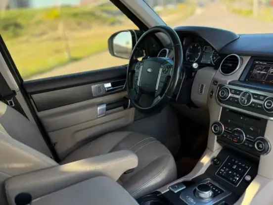 LAND ROVER-DISCOVERY 4-3.0 SE 4X4 V6 24V BI-TURBO DIESEL 4P AUTOMÁTICO LAND ROVER-DISCOVERY 4-2015