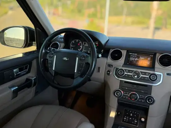 LAND ROVER-DISCOVERY 4-3.0 SE 4X4 V6 24V BI-TURBO DIESEL 4P AUTOMÁTICO LAND ROVER-DISCOVERY 4-2015