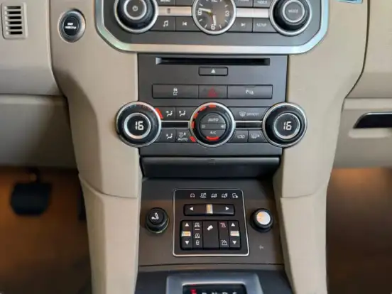LAND ROVER-DISCOVERY 4-3.0 SE 4X4 V6 24V BI-TURBO DIESEL 4P AUTOMÁTICO LAND ROVER-DISCOVERY 4-2015