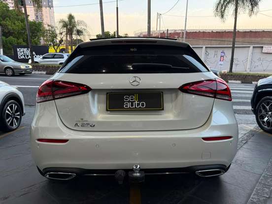MERCEDES-BENZ-A 250-2021