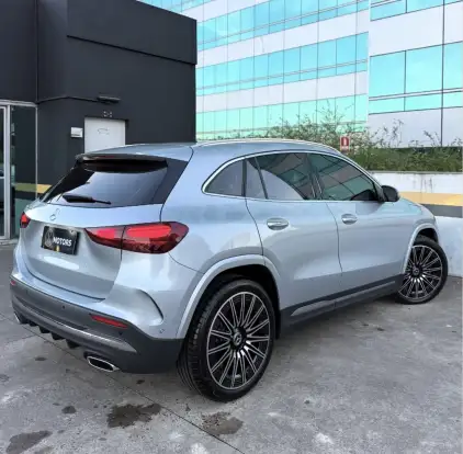 MERCEDES-BENZ-GLA 200-2024