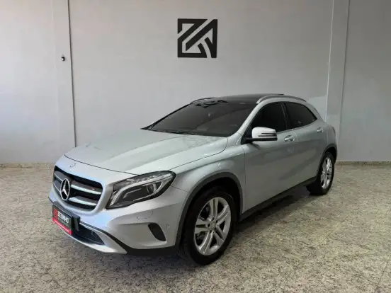 MERCEDES-BENZ-GLA 200-1.6 CGI VISION 16V TURBO FLEX 4P AUTOMÁTICO MERCEDES-BENZ-GLA 200-2015