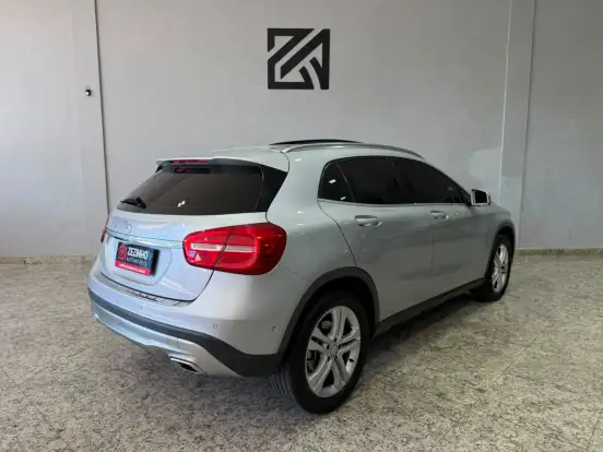 MERCEDES-BENZ-GLA 200-2015