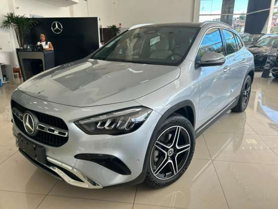 MERCEDES-BENZ-GLA 200-2025