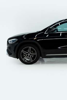 MERCEDES-BENZ-GLA 200-2024