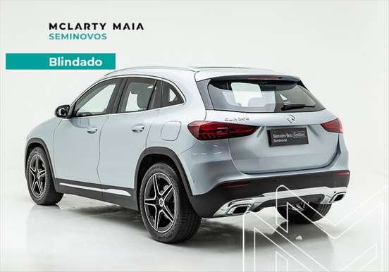 MERCEDES-BENZ-GLA 200-2024
