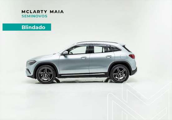 MERCEDES-BENZ-GLA 200-2024