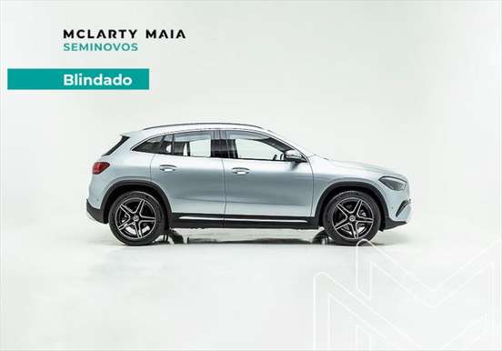 MERCEDES-BENZ-GLA 200-2024