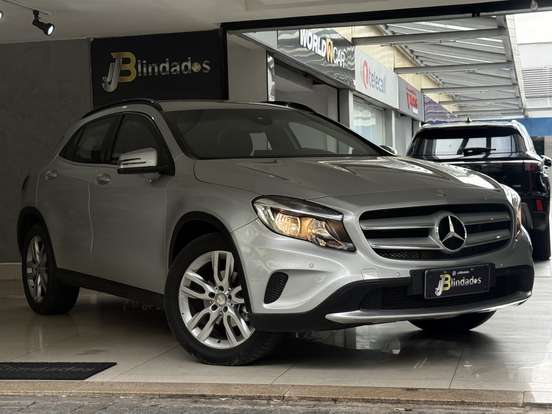MERCEDES-BENZ-GLA 200-2016