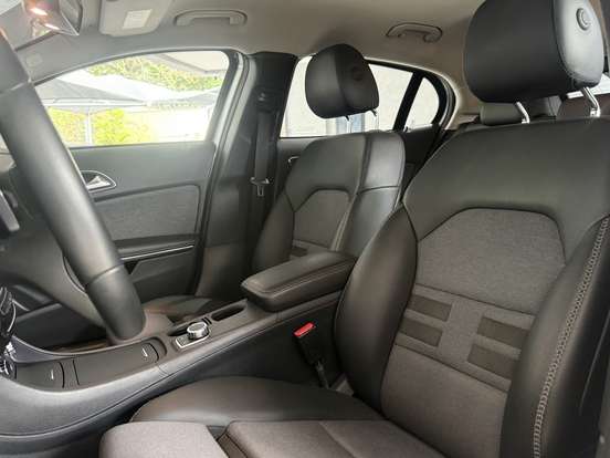MERCEDES-BENZ-GLA 200-2016