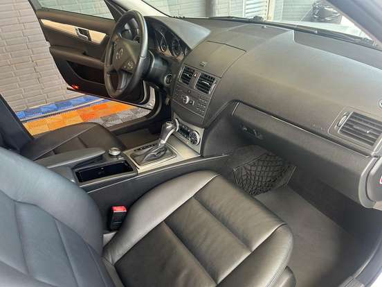 MERCEDES-BENZ-C 200-2010