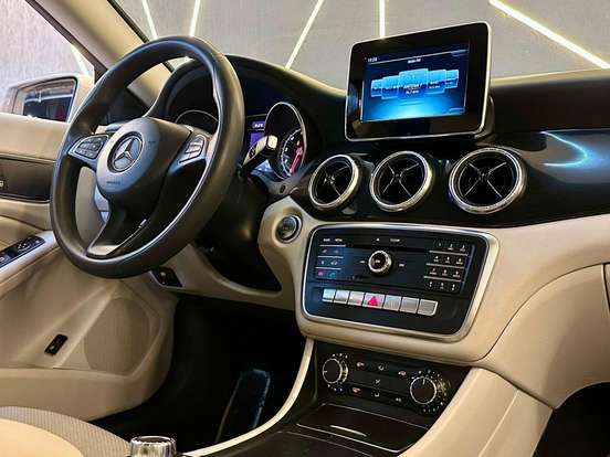 MERCEDES-BENZ-CLA 180-2018