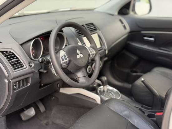 MITSUBISHI-ASX-2011