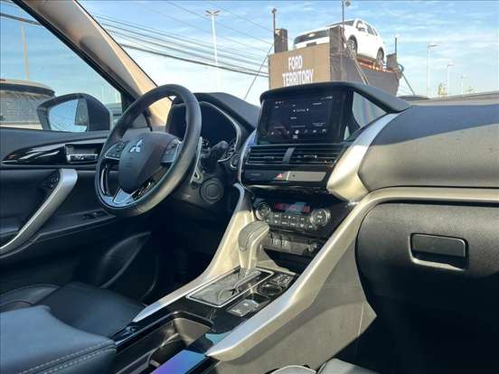 MITSUBISHI-ECLIPSE CROSS-2024