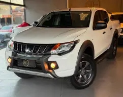 MITSUBISHI L200 TRITON 2.4 16V TURBO DIESEL SPORT GLS CD 4P 4X4 AUTOMÁTICO MITSUBISHI L200 TRITON 2.4 16V TURBO DIESEL SPORT GLS CD 4P 4X4 AUTOMÁTICO