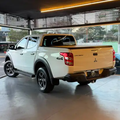 MITSUBISHI-L200 TRITON-2022