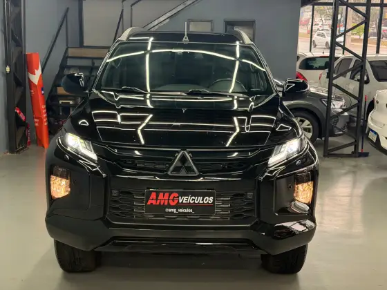 MITSUBISHI L200 TRITON 2.4 16V TURBO DIESEL SPORT HPE-S CD 4P 4X4 AUTOMÁTICO