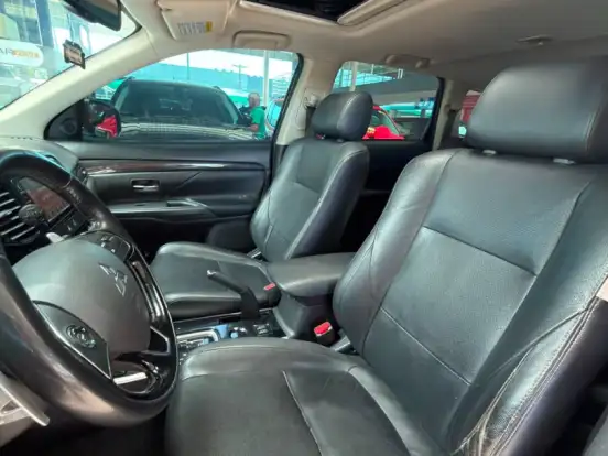 MITSUBISHI-OUTLANDER-2.0 COMFORT 16V GASOLINA 4P AUTOMÁTICO MITSUBISHI-OUTLANDER-2017