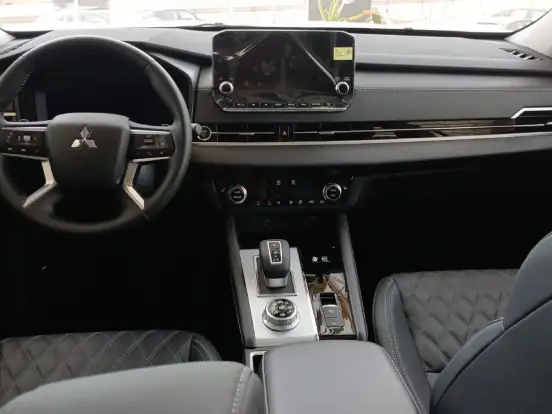 MITSUBISHI-OUTLANDER-2.4 PHEV HPE-S S-AWC DHT MITSUBISHI-OUTLANDER-2025