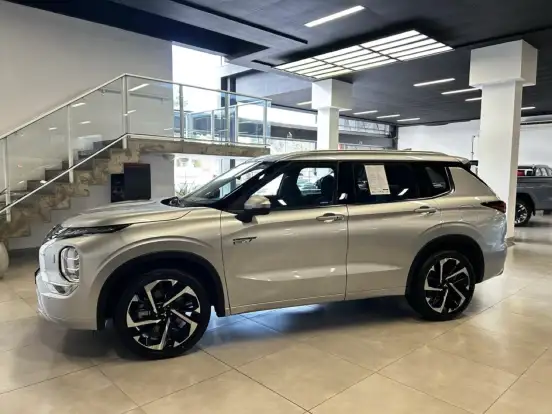 MITSUBISHI-OUTLANDER-2.4 PHEV HPE-S S-AWC DHT MITSUBISHI-OUTLANDER-2025