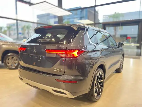 MITSUBISHI-OUTLANDER-2.4 PHEV HPE-S S-AWC DHT MITSUBISHI-OUTLANDER-2025