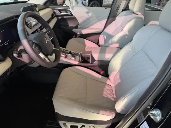 MITSUBISHI-OUTLANDER-2025